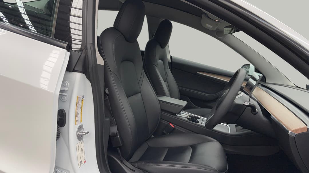 2023 Tesla Model 3 Rear-wheel Drive, Automatic, 47505 km, Right Side Front Door Cabin View