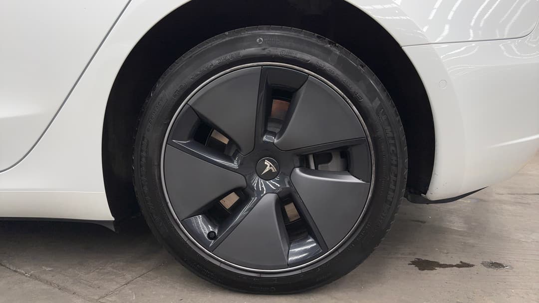 2023 Tesla Model 3 Rear-wheel Drive, Automatic, 47505 km, Left Rear Wheel