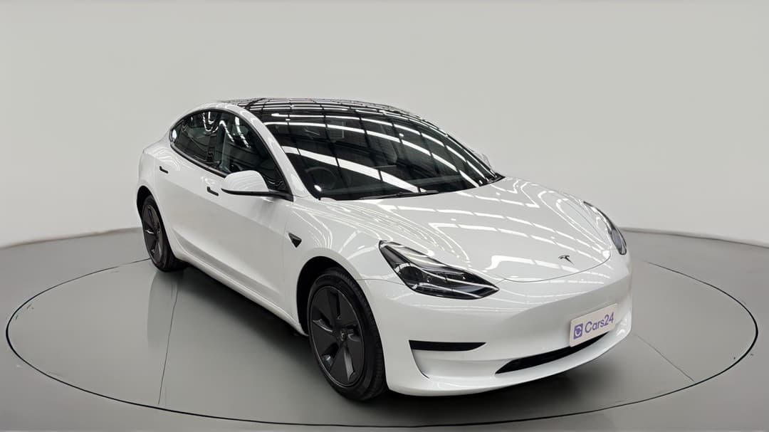 2023 Tesla Model 3 Rear-wheel Drive, Automatic, 47505 km, Right Front Diagonal (45- Degree) View