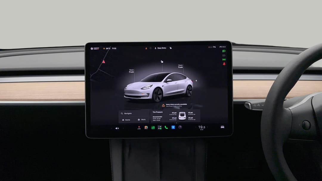 2023 Tesla Model 3 Rear-wheel Drive, Automatic, 47505 km, Center Console