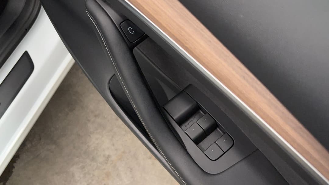 2023 Tesla Model 3 Rear-wheel Drive, Automatic, 47505 km, Drivers Side Door Panel Controls