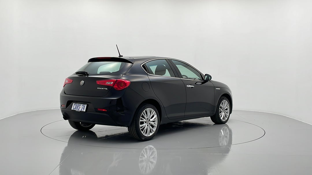 Right Back Diagonal (45- Degree) View