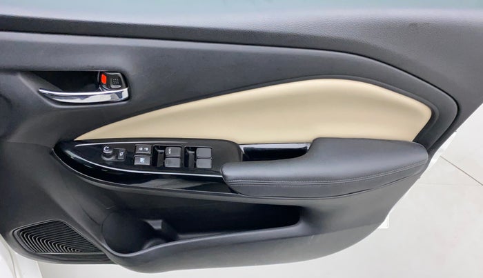 2022 Toyota Glanza V, Petrol, Manual, 12,971 km, Driver Side Door Panels Control