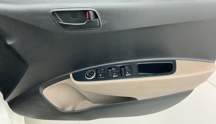 2017 Hyundai Grand i10 Magna 1.2 AT  VTVT, Petrol, Automatic, 47,466 km, Driver Side Door Panels Controls