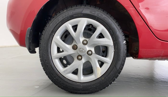 2017 Hyundai Grand i10 MAGNA 1.2 VTVT, Petrol, Manual, 16,163 km, Right Rear Wheel