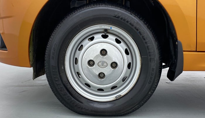 2016 Tata Tiago XM 1.2 REVOTRON, Petrol, Manual, 2,789 km, Left Front Wheel