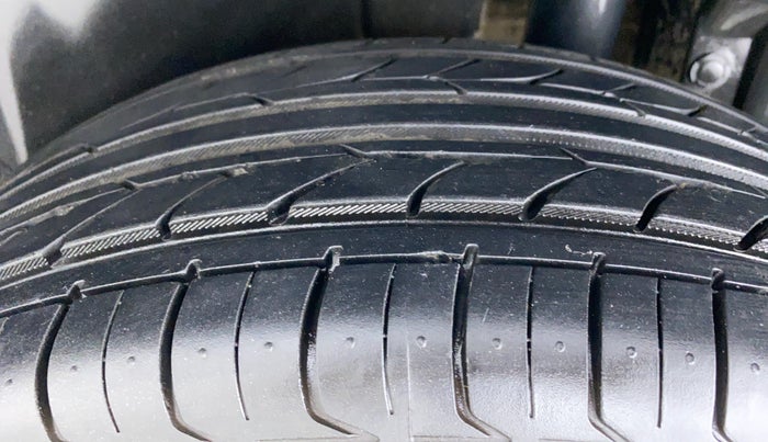 2017 Maruti Swift ZDI, Diesel, Manual, 51,607 km, Left Rear Tyre Tread