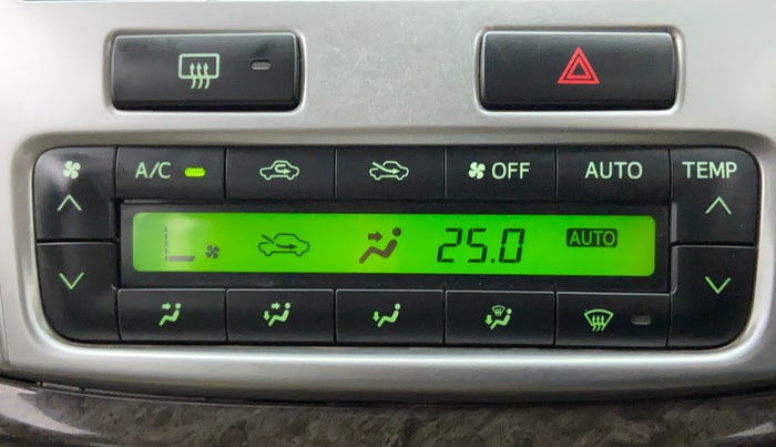 2013 Toyota Innova 2.5 ZX 7 STR BS IV, Diesel, Manual, 80,855 km, Automatic Climate Control