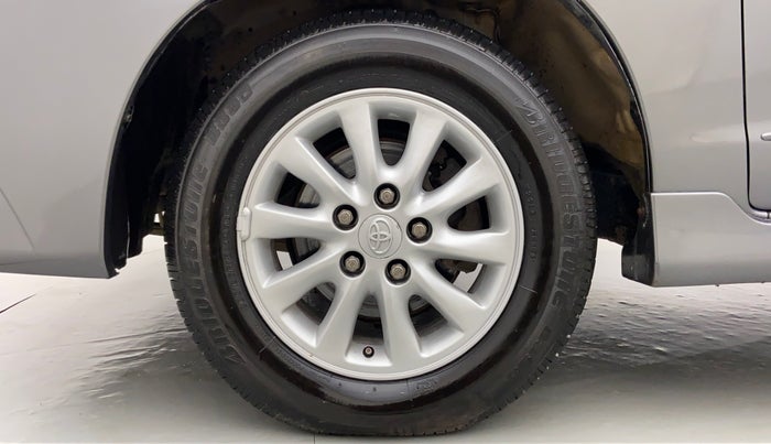 2013 Toyota Innova 2.5 ZX 7 STR BS IV, Diesel, Manual, 80,855 km, Left Front Wheel