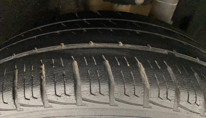 2016 Maruti Vitara Brezza VDI, Diesel, Manual, 54,840 km, Left Rear Tyre Tread