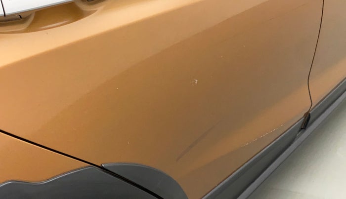 2017 Honda WR-V 1.2L I-VTEC VX MT, Petrol, Manual, 10,281 km, Right rear door - Minor scratches