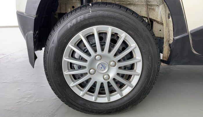 2016 Mahindra Kuv100 K6+ 6 STR, Petrol, Manual, 61,590 km, Right Rear Wheel