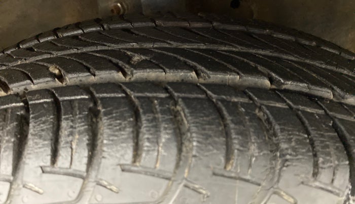 2017 Maruti Celerio ZXI (O), Petrol, Manual, 3,961 km, Right Front Tyre Tread