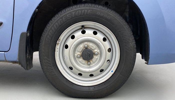 2013 Maruti Wagon R 1.0 LXI CNG, CNG, Manual, 86,697 km, Right Front Wheel