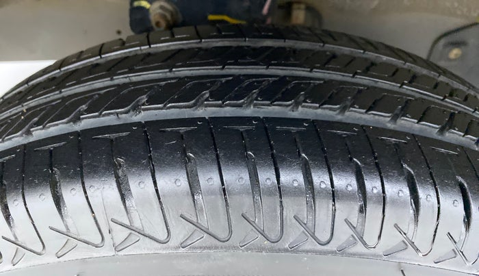 2019 Maruti Eeco 5 STR WITH AC PLUSHTR, Petrol, Manual, 38,372 km, Left Front Tyre Tread