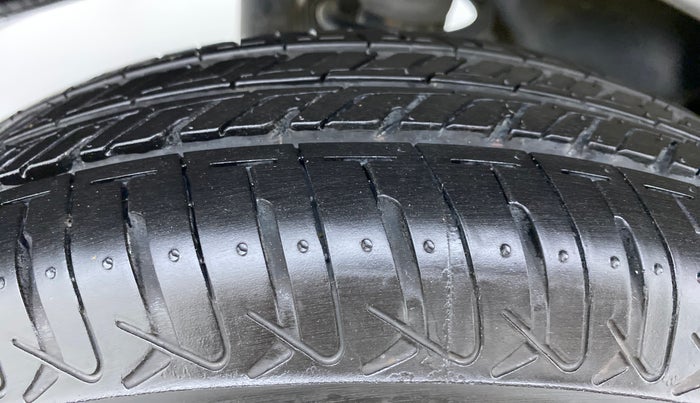 2019 Maruti Eeco 5 STR WITH AC PLUSHTR, Petrol, Manual, 38,372 km, Right Rear Tyre Tread