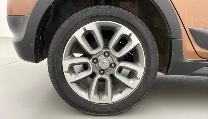 2017 Hyundai i20 Active 1.2 SX, Petrol, Manual, 64,138 km, Right Rear Wheel
