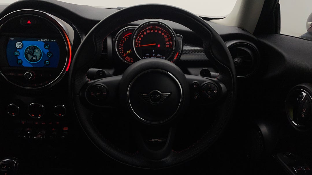 2018 MINI Hatch Cooper S, Automatic, 58529 km, Steering Wheel Close-up