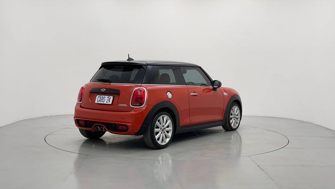 2018 MINI Hatch Cooper S, Automatic, 58529 km, Right Back Diagonal (45- Degree) View