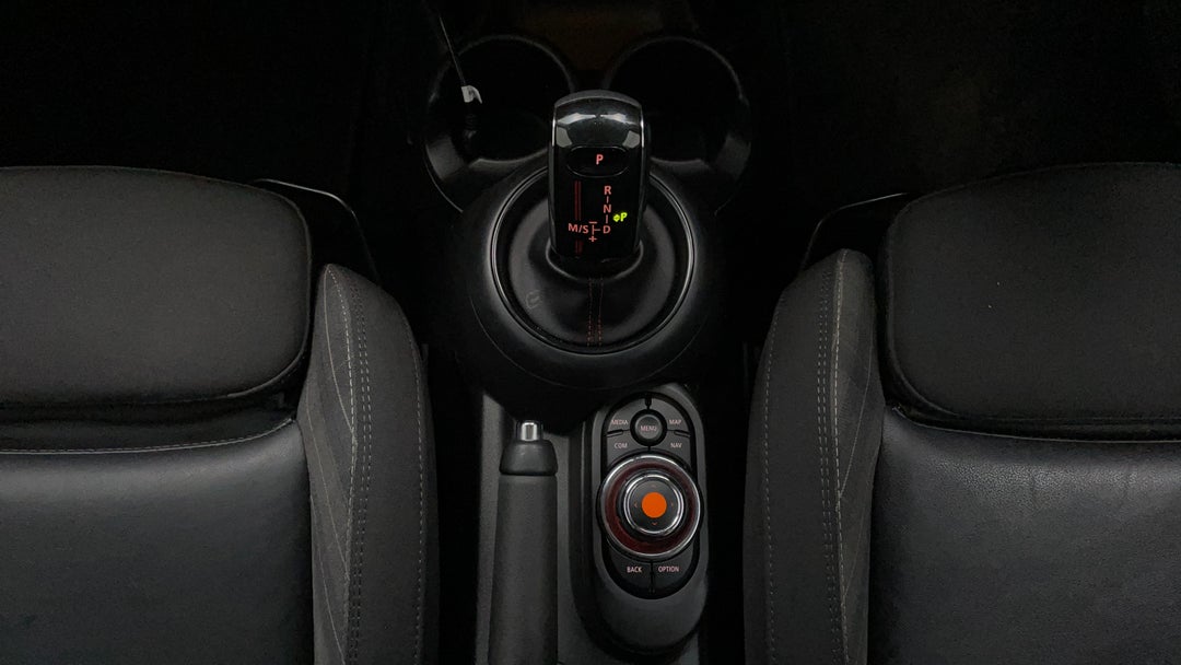 2018 MINI Hatch Cooper S, Automatic, 58529 km, Gear Lever 