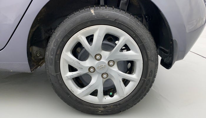2017 Hyundai Grand i10 Sportz(O) 1.2 MT, Petrol, Manual, 63,901 km, Left Rear Wheel