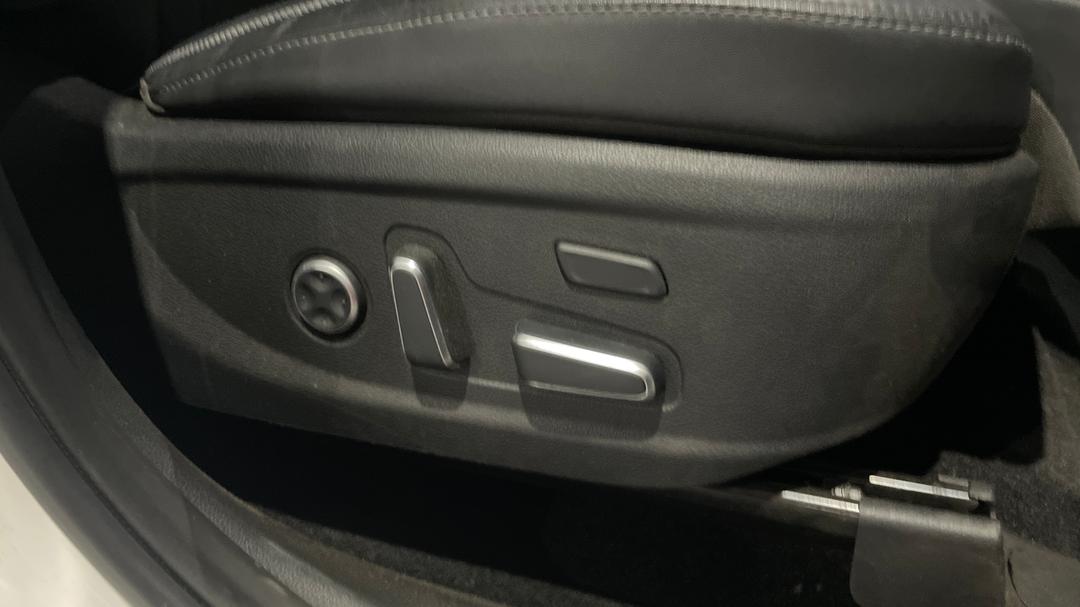 2023 Hyundai Santa Fe Highlander Hev (7 Seat), Automatic, 47371 km, Drivers Side Adjustment Panel