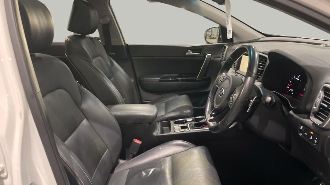 2017 Kia Sportage Gt-line (AWD), Automatic, 118261 km, Right Side Front Door Cabin View