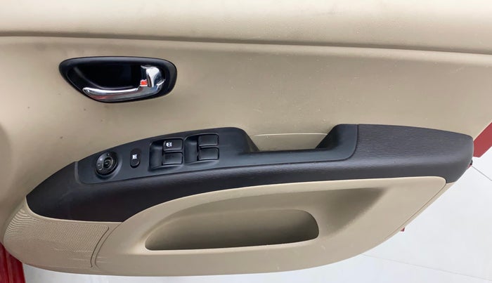 2013 Hyundai i10 MAGNA 1.2, Petrol, Manual, 35,056 km, Driver Side Door Panels Control