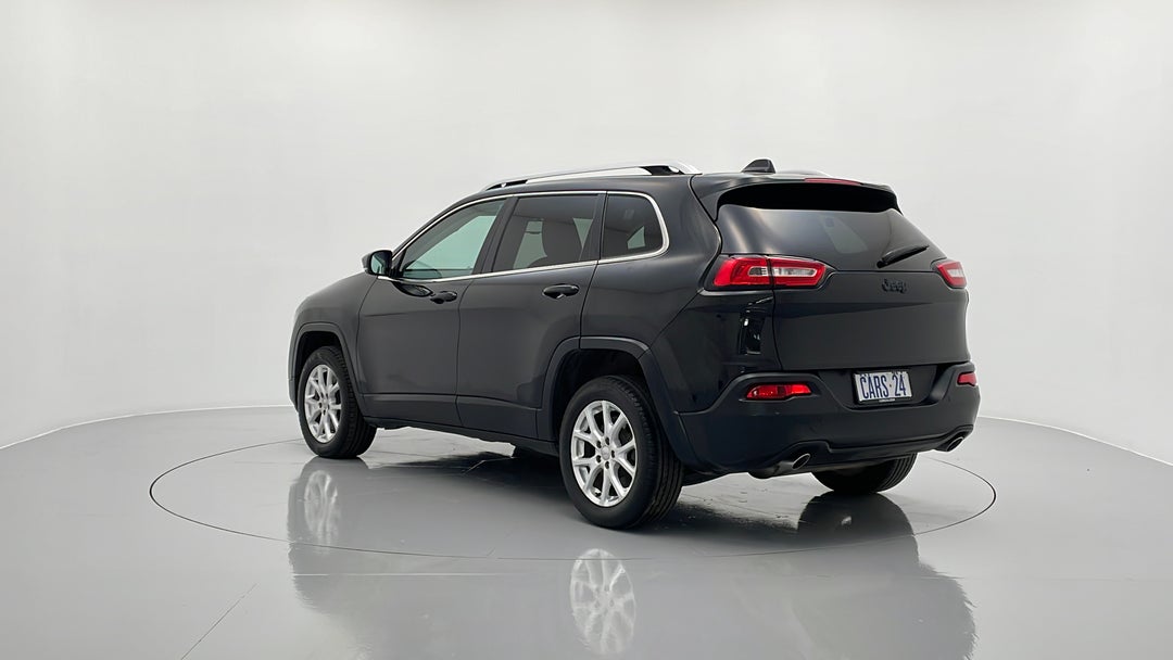 Left Back Diagonal (45- Degree) View