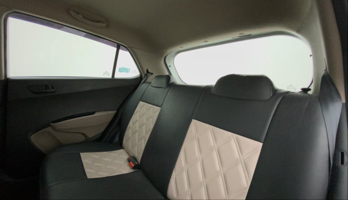 2015 Hyundai Grand i10 MAGNA 1.2 KAPPA VTVT, Petrol, Manual, 20,428 km, Right Side Rear Door Cabin