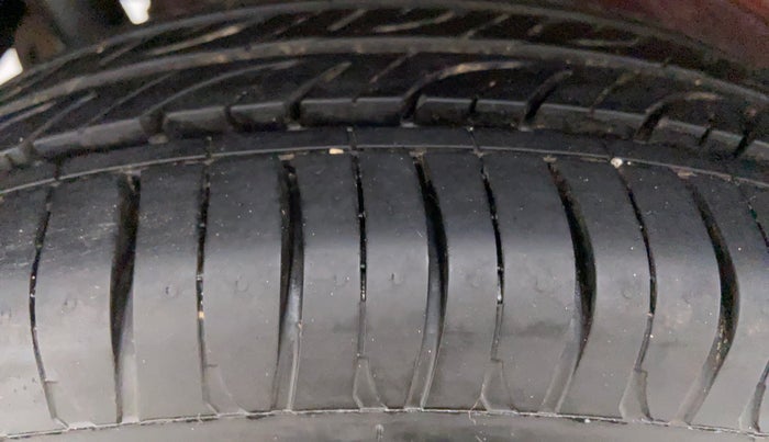 2012 Maruti Wagon R 1.0 VXI, Petrol, Manual, 46,653 km, Right Rear Tyre Tread