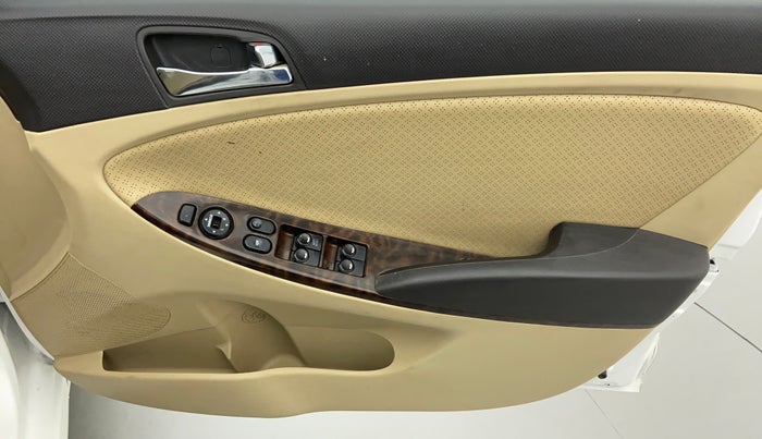 2014 Hyundai Verna FLUIDIC 1.6 SX CRDI OPT, Diesel, Manual, 82,156 km, Driver Side Door Panels Control