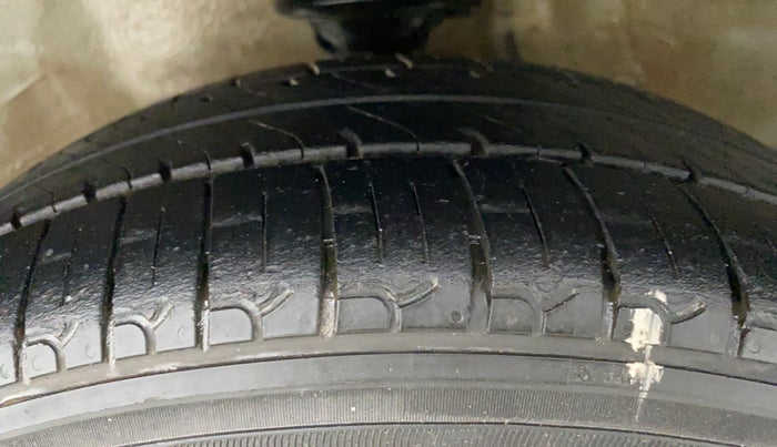 2018 Maruti Alto K10 VXI P, Petrol, Manual, 37,184 km, Left Front Tyre Tread