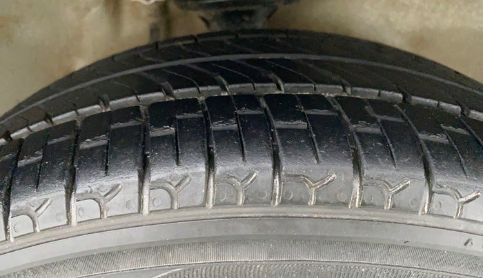 2018 Maruti Alto K10 VXI P, Petrol, Manual, 37,184 km, Right Front Tyre Tread