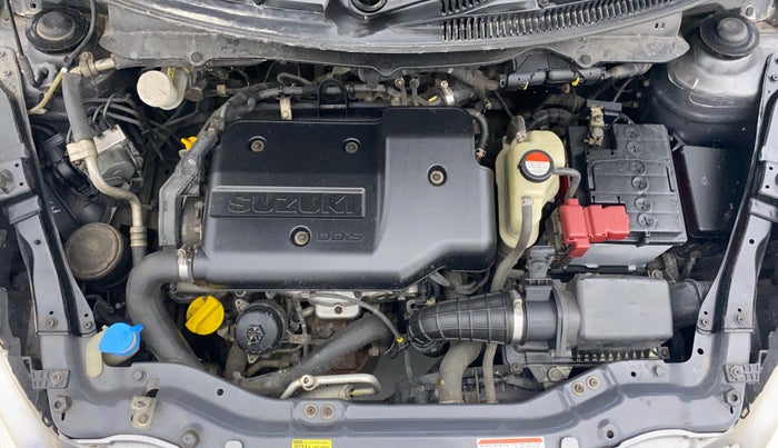 2015 Maruti Swift VDI ABS, Diesel, Manual, 84,255 km, Engine Bonet View