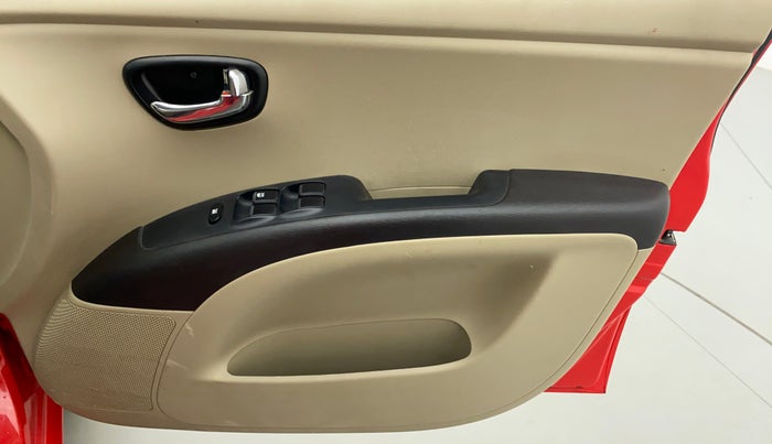 2011 Hyundai i10 MAGNA 1.1 IRDE2, Petrol, Manual, 43,584 km, Driver Side Door Panels Controls