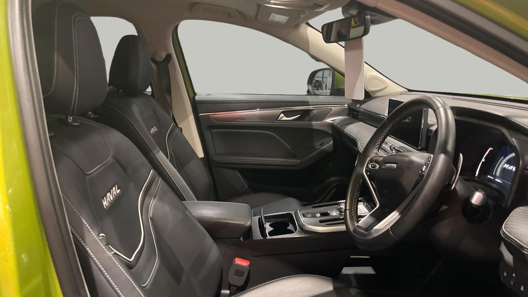 2022 GWM Haval Jolion Lux, Automatic, 46982 km, Right Side Front Door Cabin View