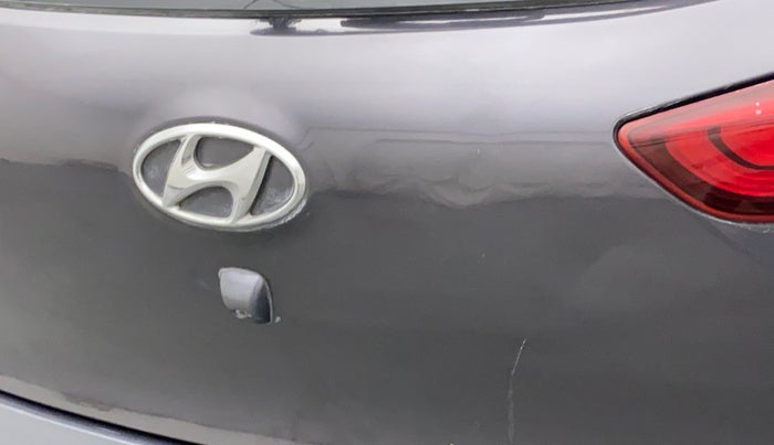2016 Hyundai Elite i20 ASTA 1.2 (O), Petrol, Manual, 84,825 km, Dicky (Boot door) - Slightly dented