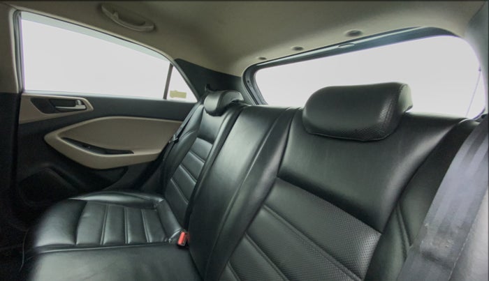 2016 Hyundai Elite i20 ASTA 1.2 (O), Petrol, Manual, 84,825 km, Right Side Rear Door Cabin