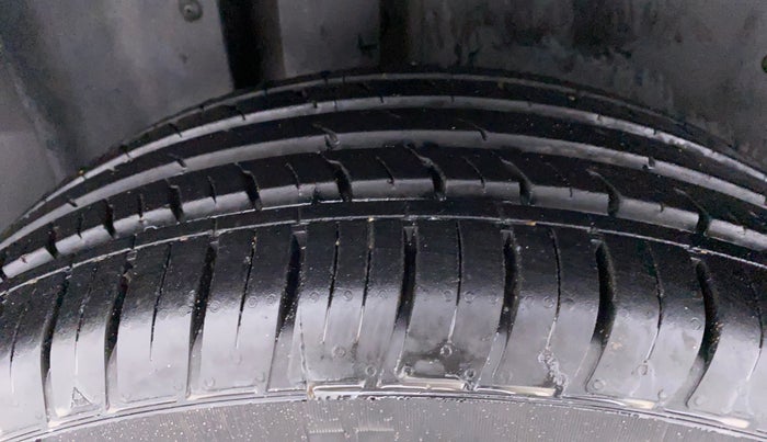 2021 MG HECTOR SHINE 1.5 TURBO MT, Petrol, Manual, 18,780 km, Right Rear Tyre Tread