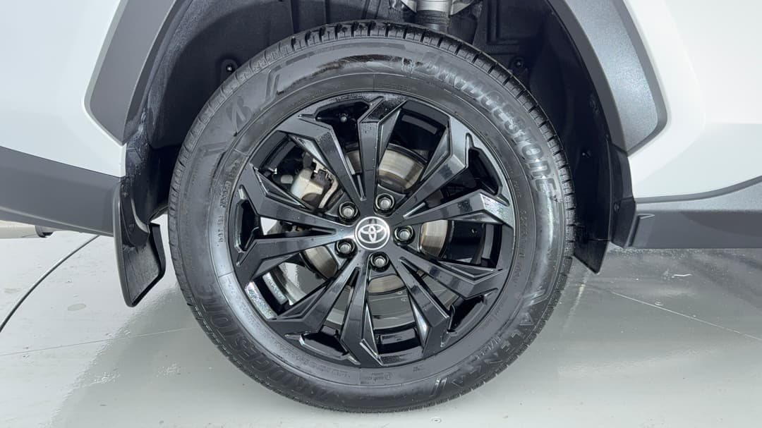 2024 Toyota RAV4 Cruiser (AWD) Hybrid, Automatic, 20815 km, Right Rear Wheel