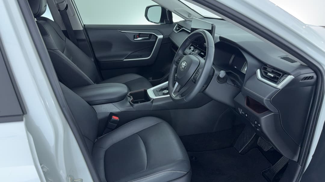 2024 Toyota RAV4 Cruiser (AWD) Hybrid, Automatic, 20815 km, Right Side Front Door Cabin View