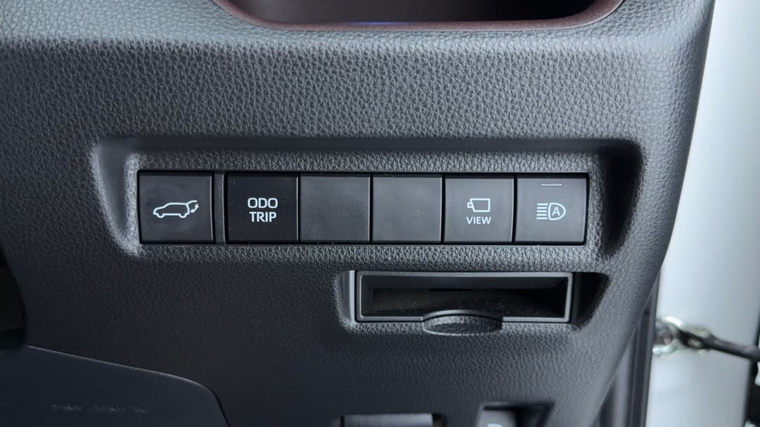 2024 Toyota RAV4 Cruiser (AWD) Hybrid, Automatic, 20815 km, Utility Switches/Buttons