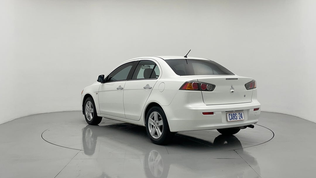 Left Back Diagonal (45- Degree) View