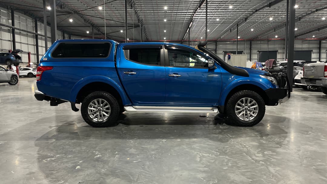 2018 Mitsubishi Triton Gls (4x4), Automatic, 91564 km, Right Side View