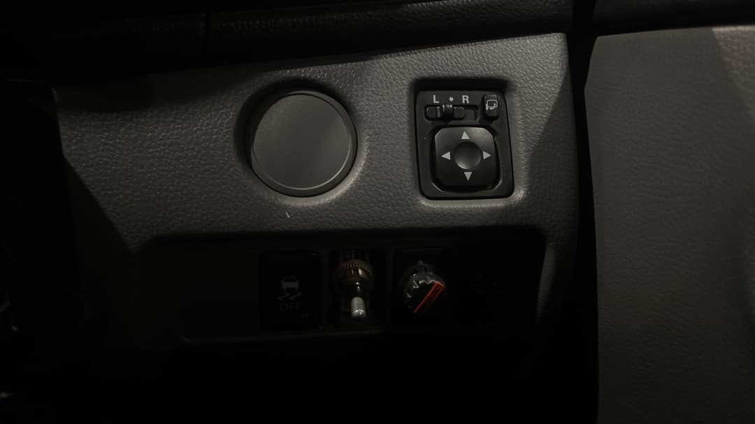 2018 Mitsubishi Triton Gls (4x4), Automatic, 91564 km, Utility Switches/Buttons