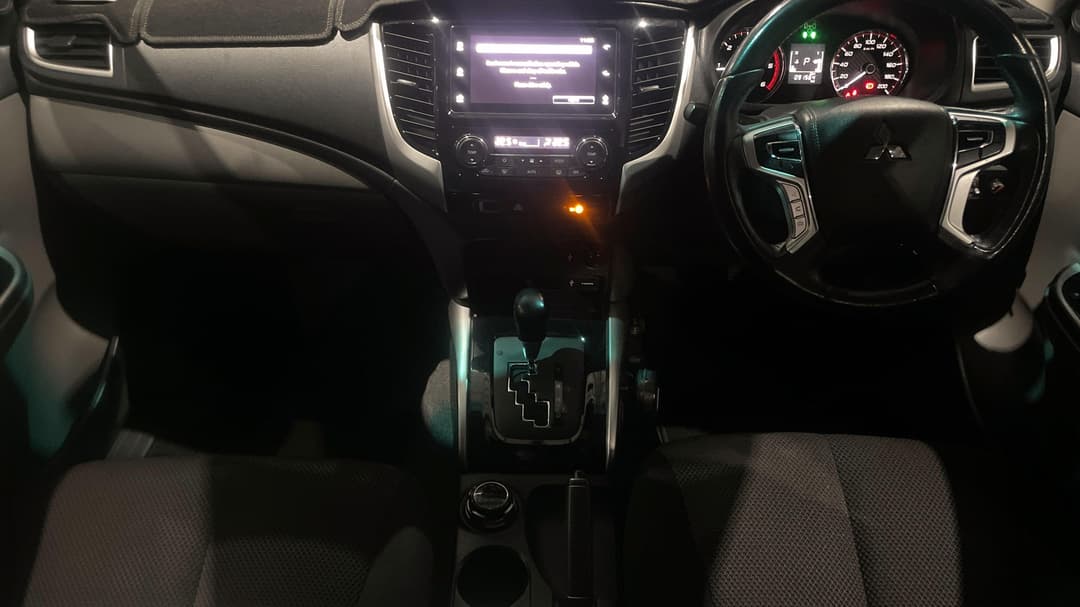 2018 Mitsubishi Triton Gls (4x4), Automatic, 91564 km, Center Console