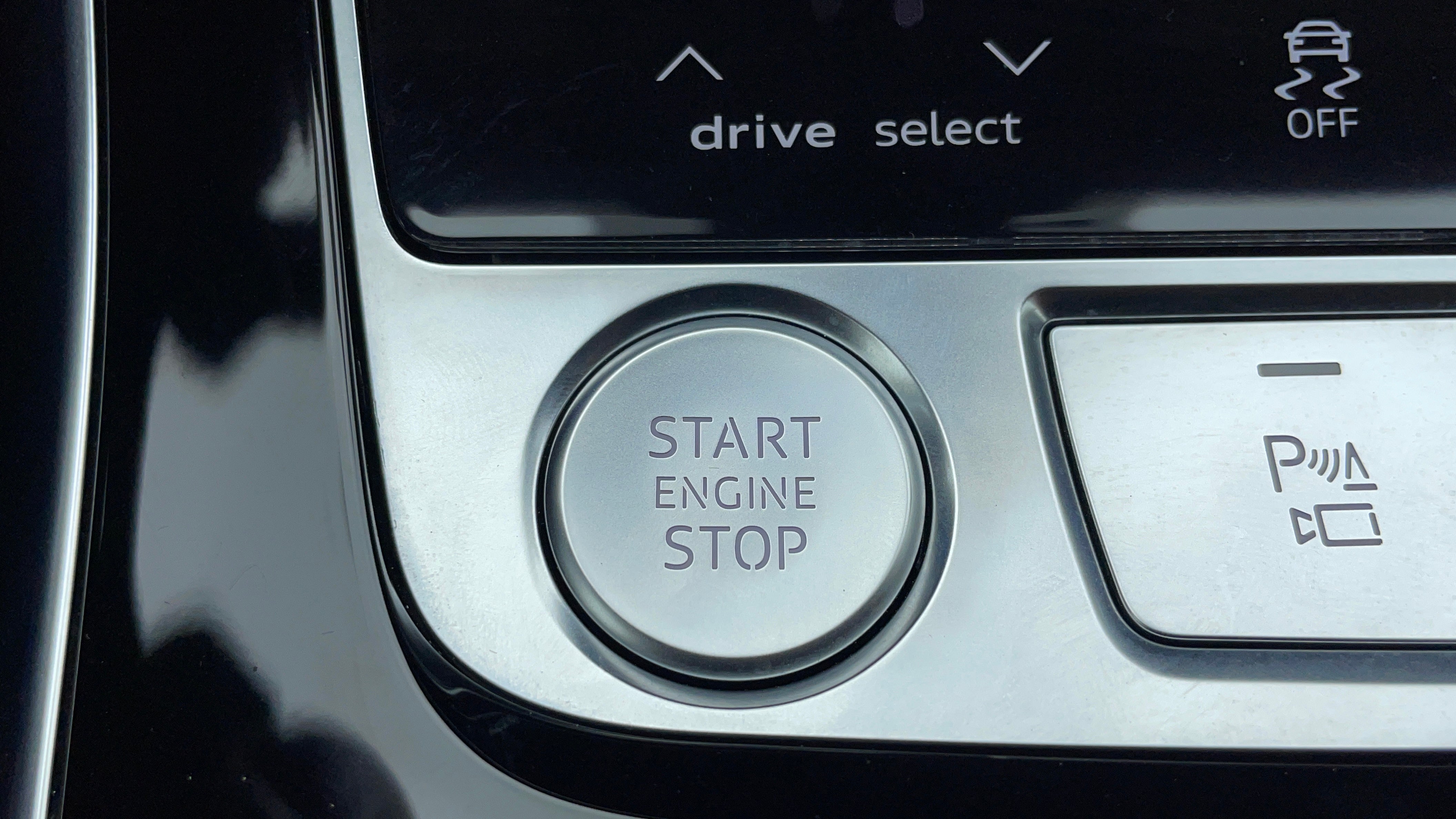 Audi Q7-Key-less Button Start