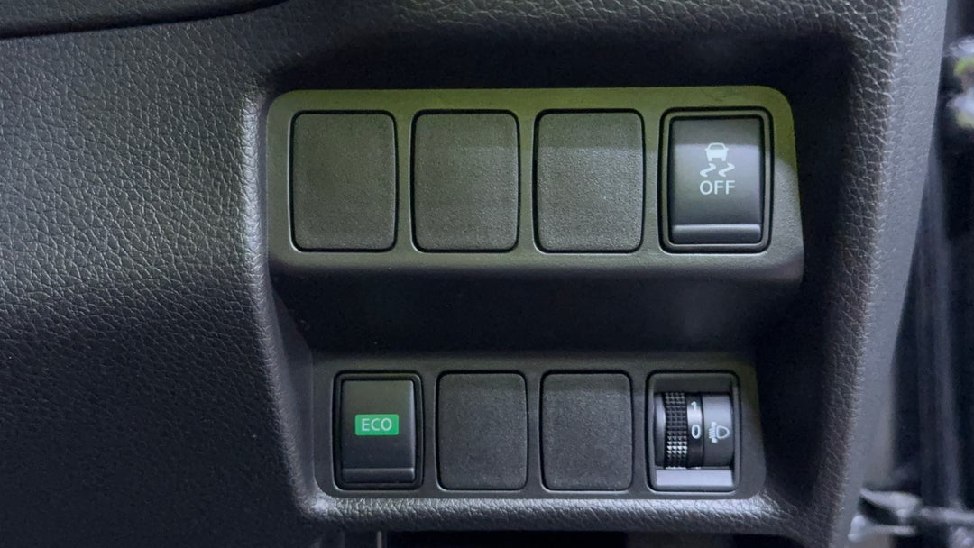 2021 Nissan X-trail St (2WD), Automatic, 104012 km, Utility Switches/Buttons