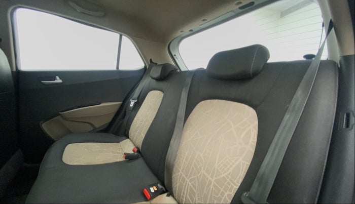 2015 Hyundai Grand i10 ASTA 1.2 KAPPA VTVT, Petrol, Manual, 17,822 km, Right Side Rear Door Cabin